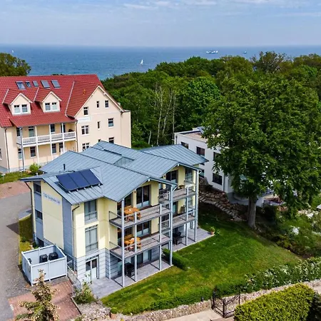 Altmann - 4 Bergfrieden Villa Goehren (Ruegen)